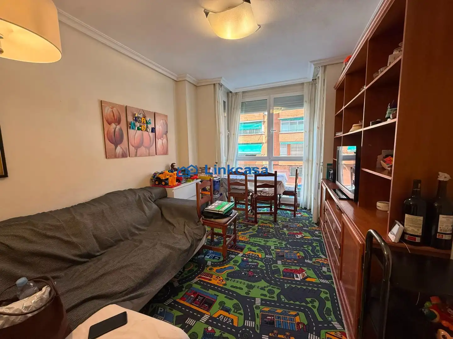 Sala de estar de Piso en venta en Madrid con Calefacción, Trastero y Piscina comunitaria