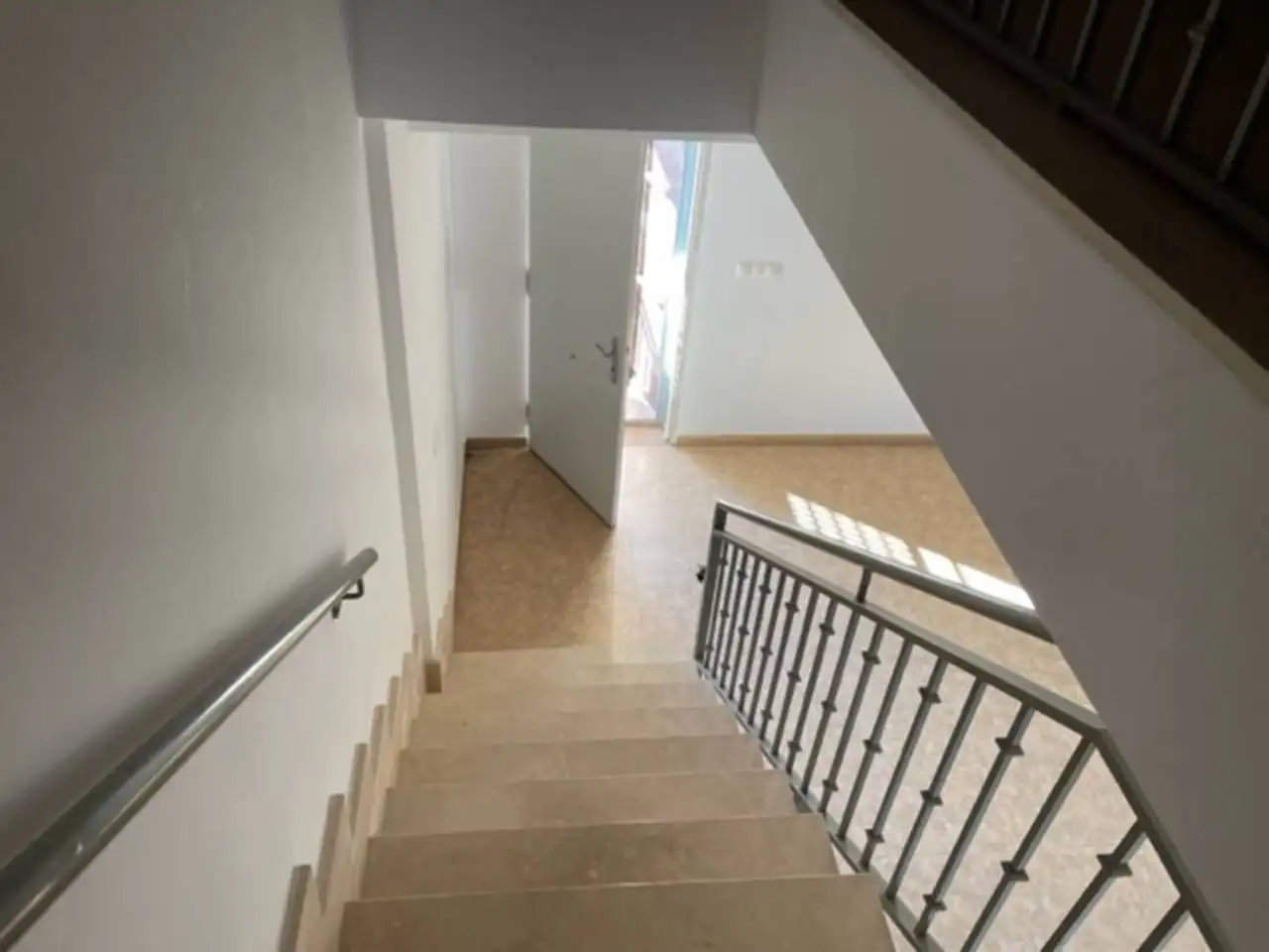 Casa adosada en venta en Hellín con Calefacción