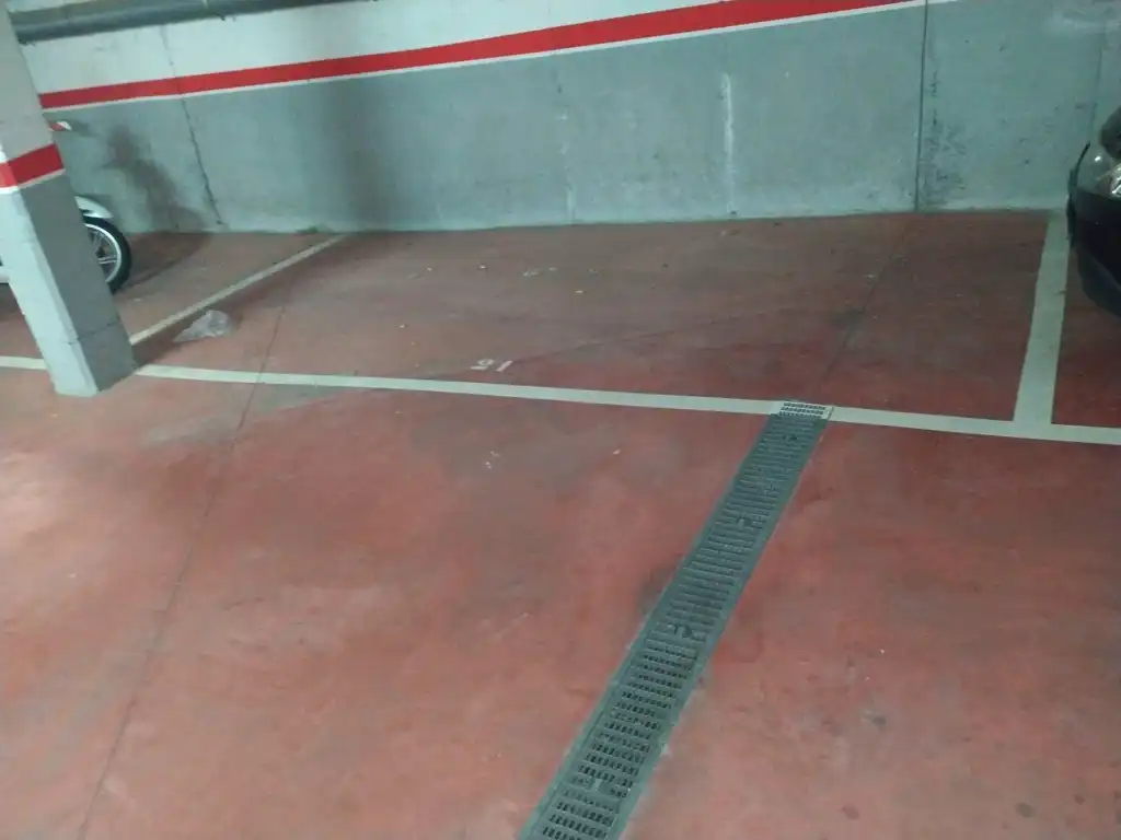 Aparcament de Garatge en venda en Torrelles de Llobregat