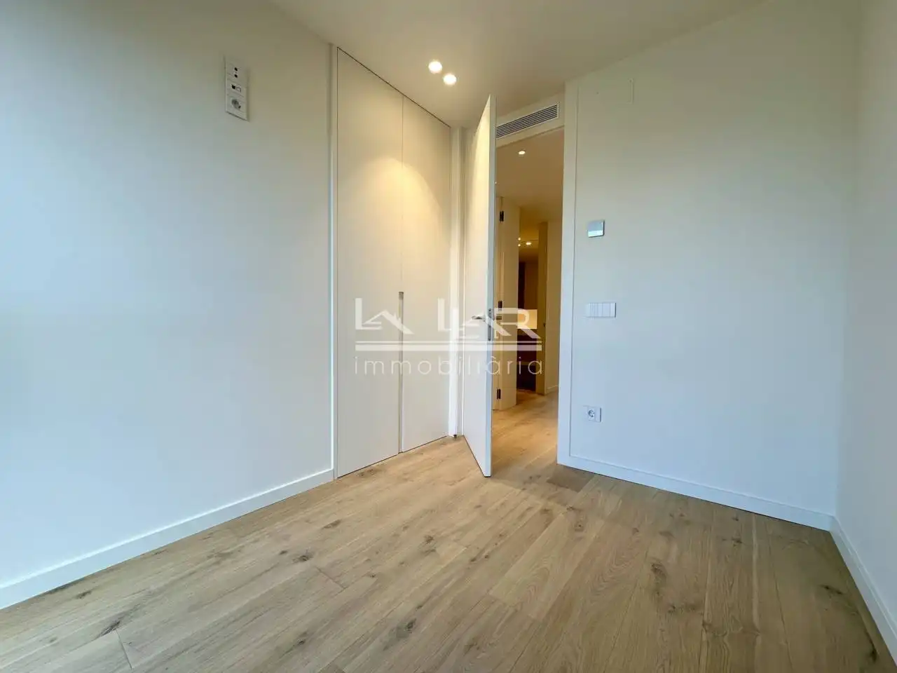 Bedroom of Flat for rent in Vic  with Air Conditioner, Heating and Parquet flooring
