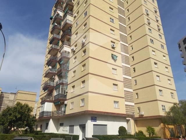 Local comercial en Alquiler en Calle Augusto Vazquez en La Estación