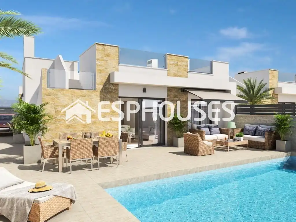 Casa con terraza en venta en San Fulgencio