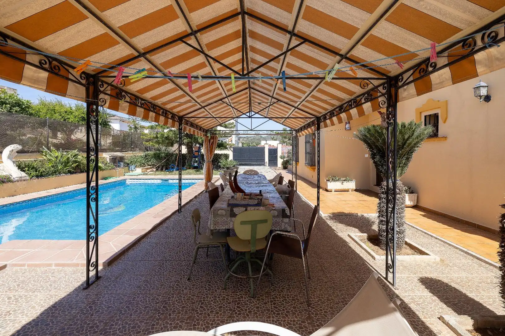 Terrassa de Casa o xalet en venda en Alhaurín de la Torre amb Jardí privat, Terrassa i Piscina
