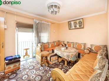 Piso con balcón en venta en Avenida DE DILAR 79