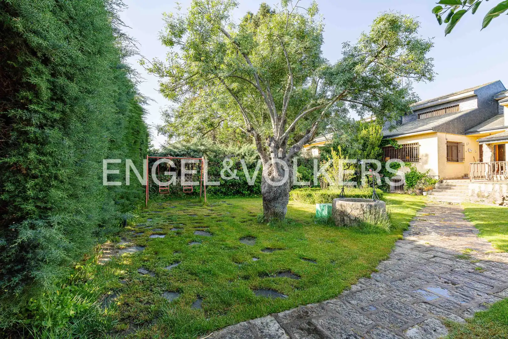Detached homes for sale in El Escorial  with Heating, Private garden and Terrace
