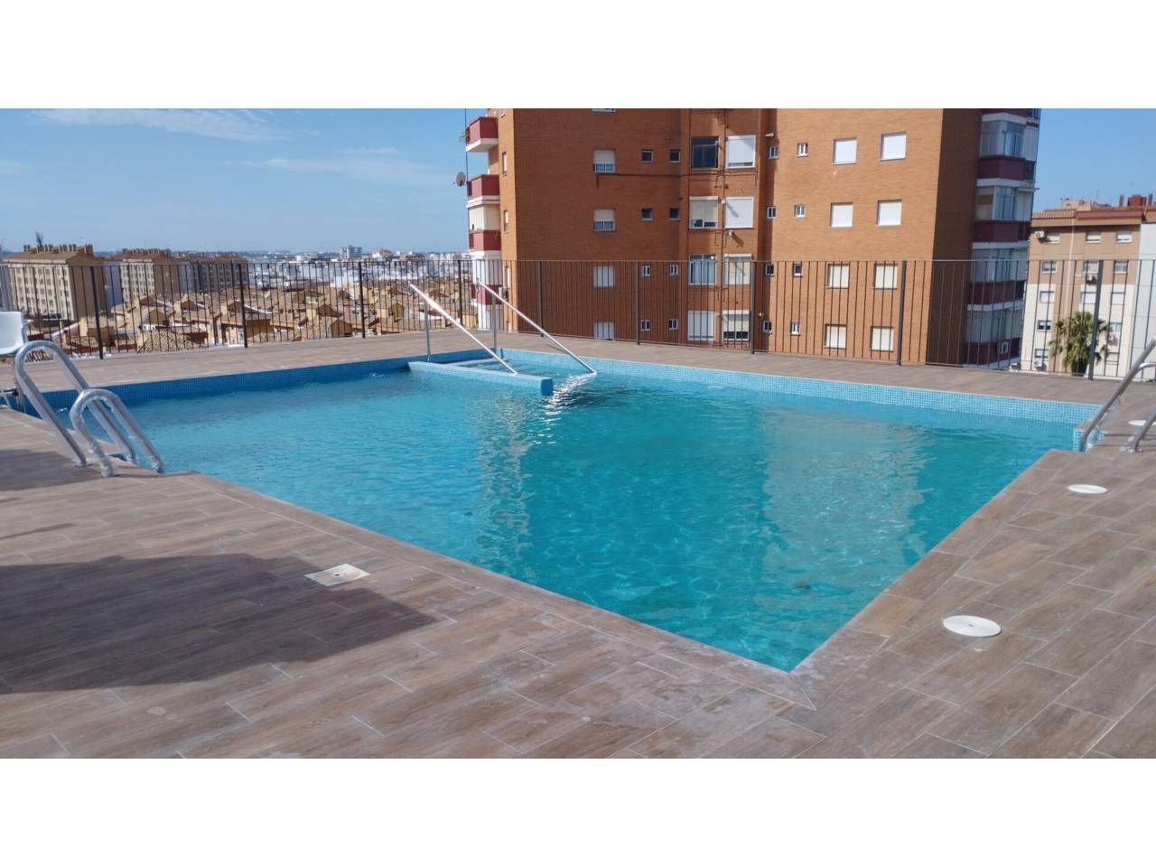 Piscina de Piso de alquiler en  Huelva Capital con Aire acondicionado, Terraza y Trastero