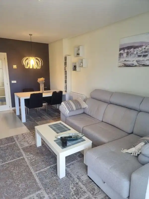 Appartamento con piscina in vendita a Calle Suiza