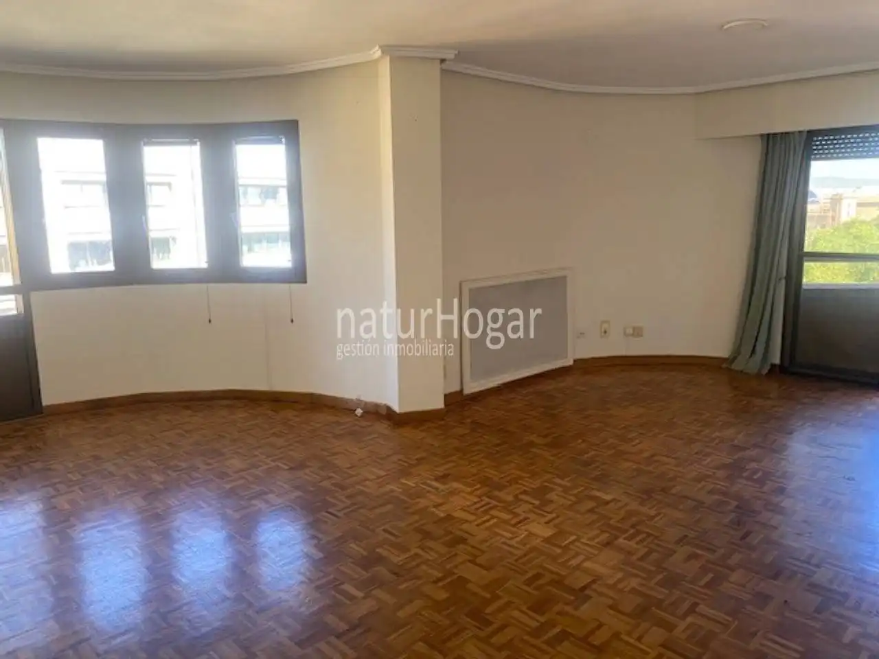 Sala d'estar de Pis de lloguer en Valencia amb Aire condicionat, Calefacció i Parquet