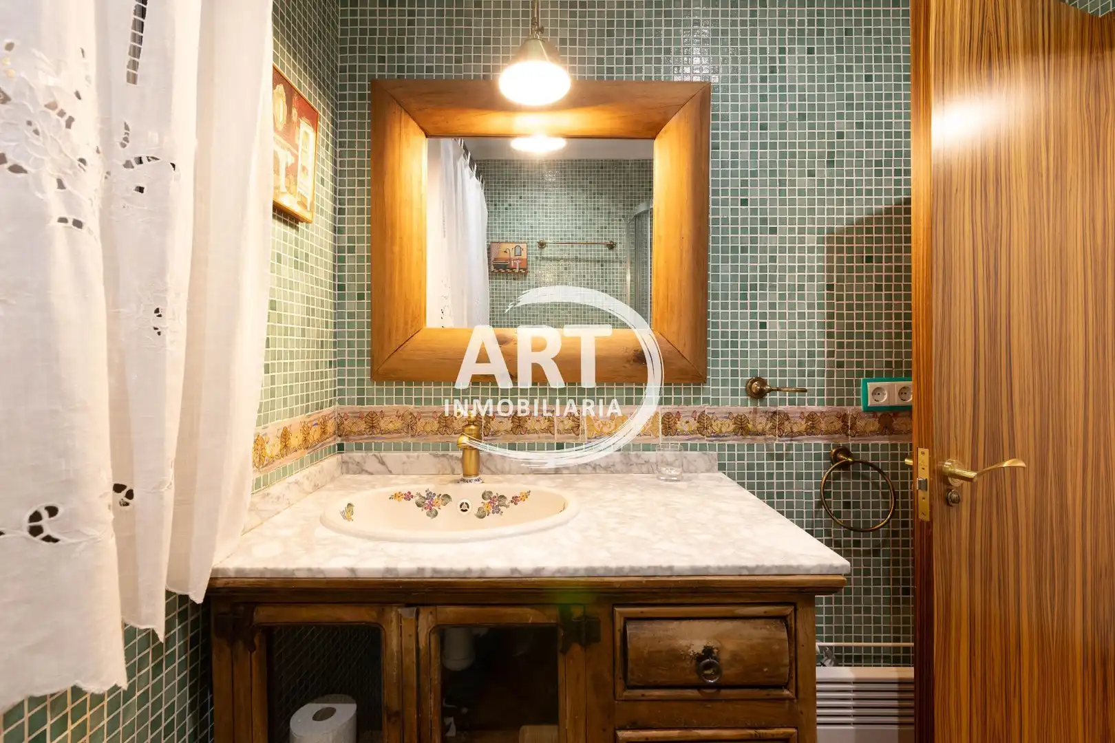 Bathroom of Houses for sale in L'Eliana  with Air Conditioner, Heating and Terrace