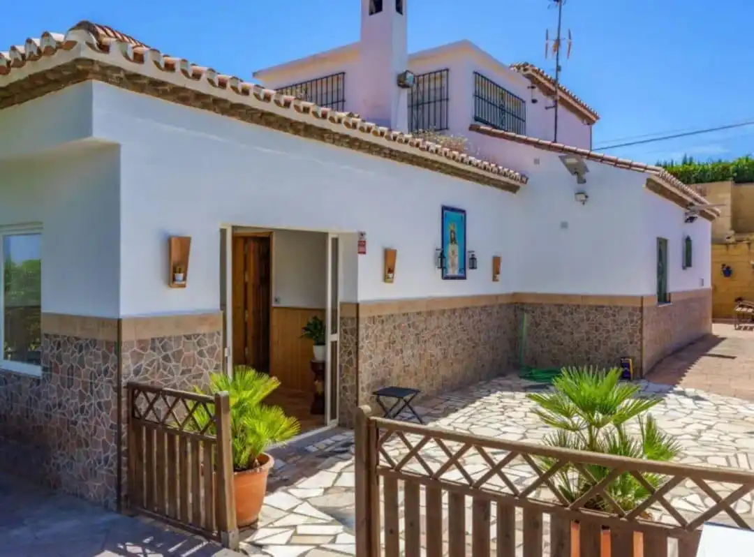 Casa rústica con piscina en venta en Punta Plata, imagen 2