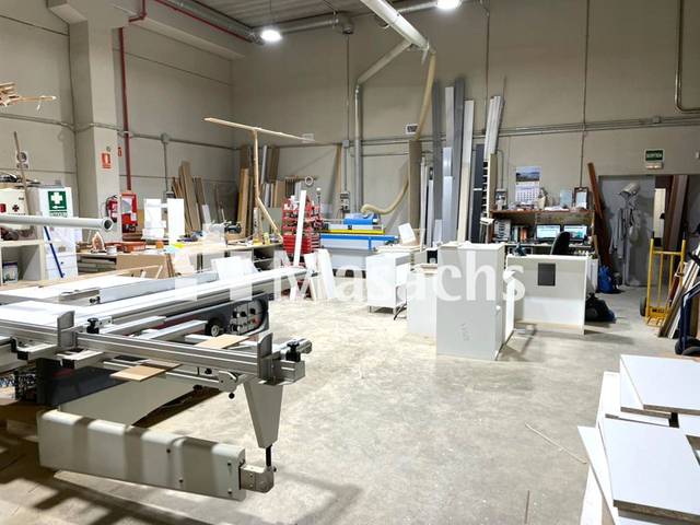 Nave industrial en Alquiler en Les Fonts