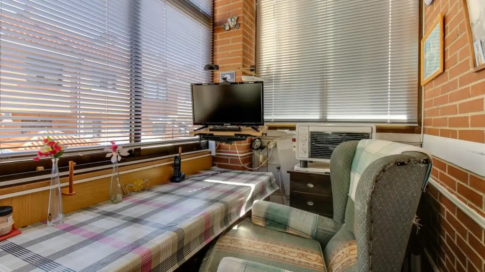 Sala de estar de Casa adosada en venta en Salamanca con Calefacción, Jardín privado y Parquet