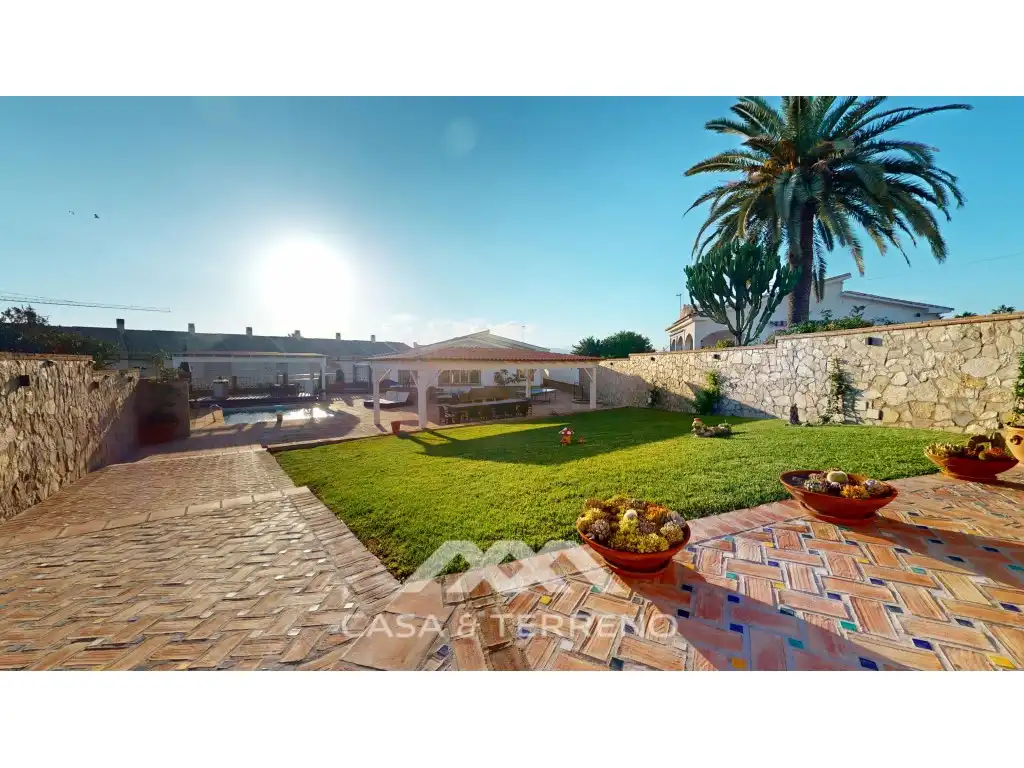 Jardí de Casa o xalet en venda en Vélez-Málaga amb Piscina, Moblat i TV