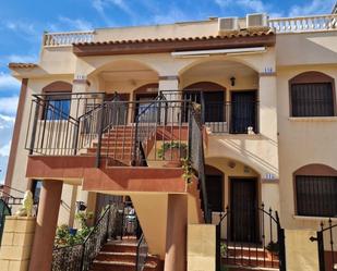 Vista exterior de Casa o xalet en venda en Torrevieja amb Terrassa i Piscina comunitària