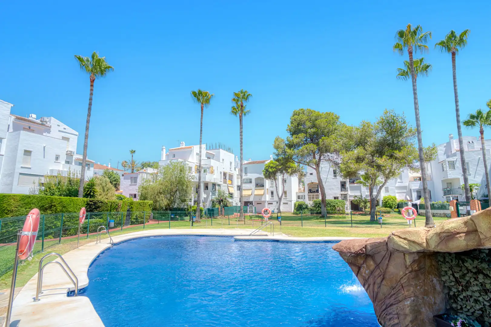 Garden of Attic for sale in Marbella  with Air Conditioner, Terrace and Swimming Pool