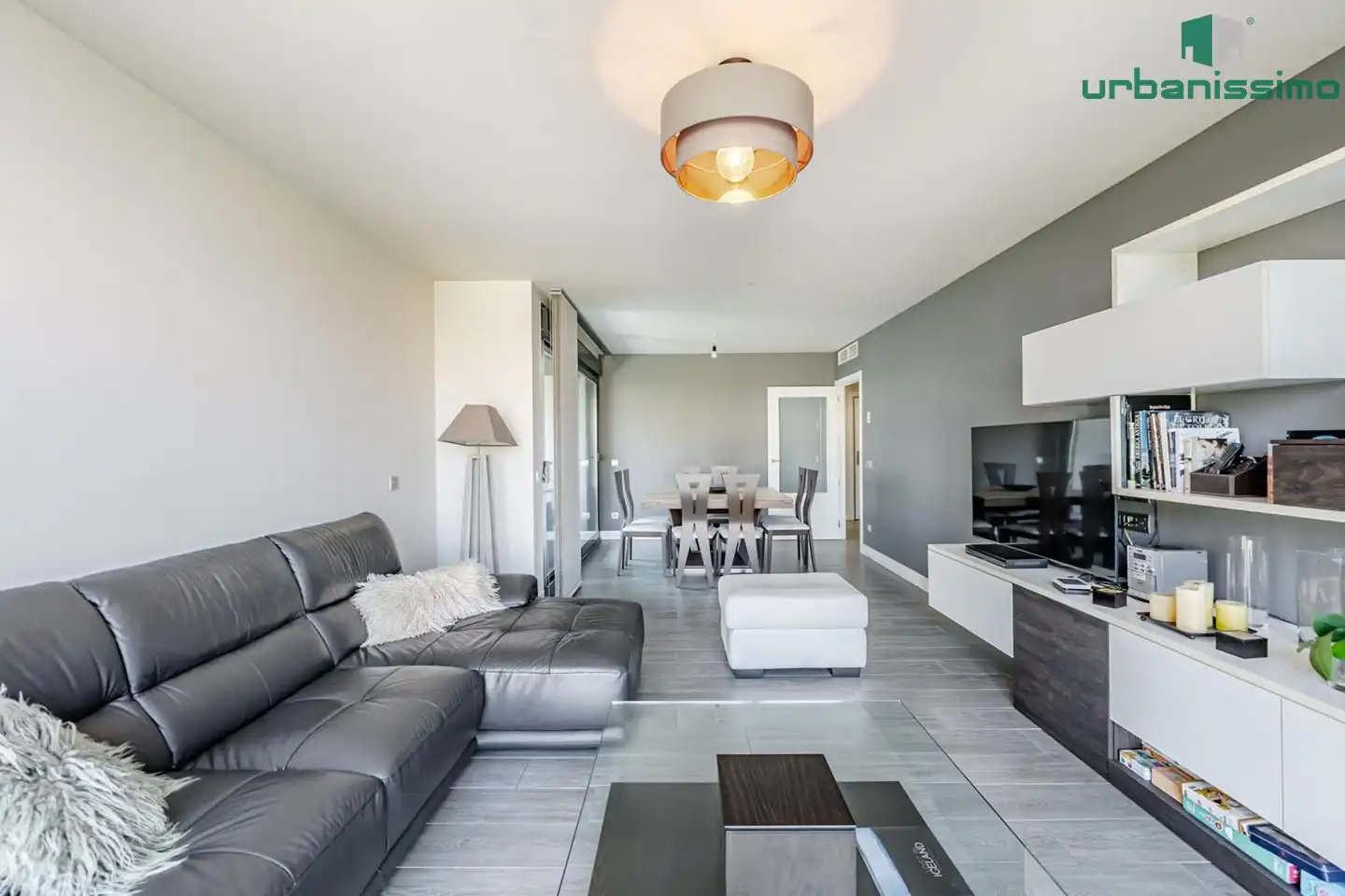 Living room of Flat for sale in Madrid  with Air Conditioner, Terrace and Storage room