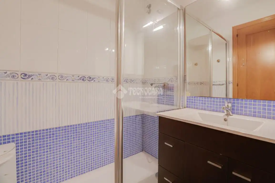 Baño de Piso en venta en Rubí con Calefacción, Parquet y Amueblado