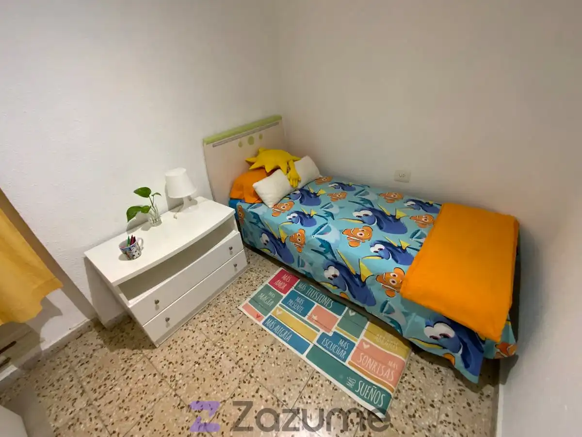 Dormitori de Pis de lloguer en Valencia amb Calefacció, Parquet i Moblat