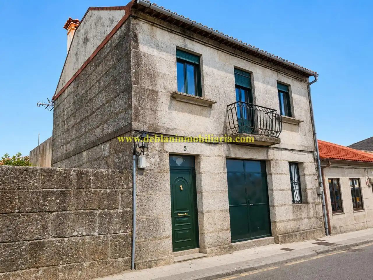 Casa con terrazza in vendita a Calzada