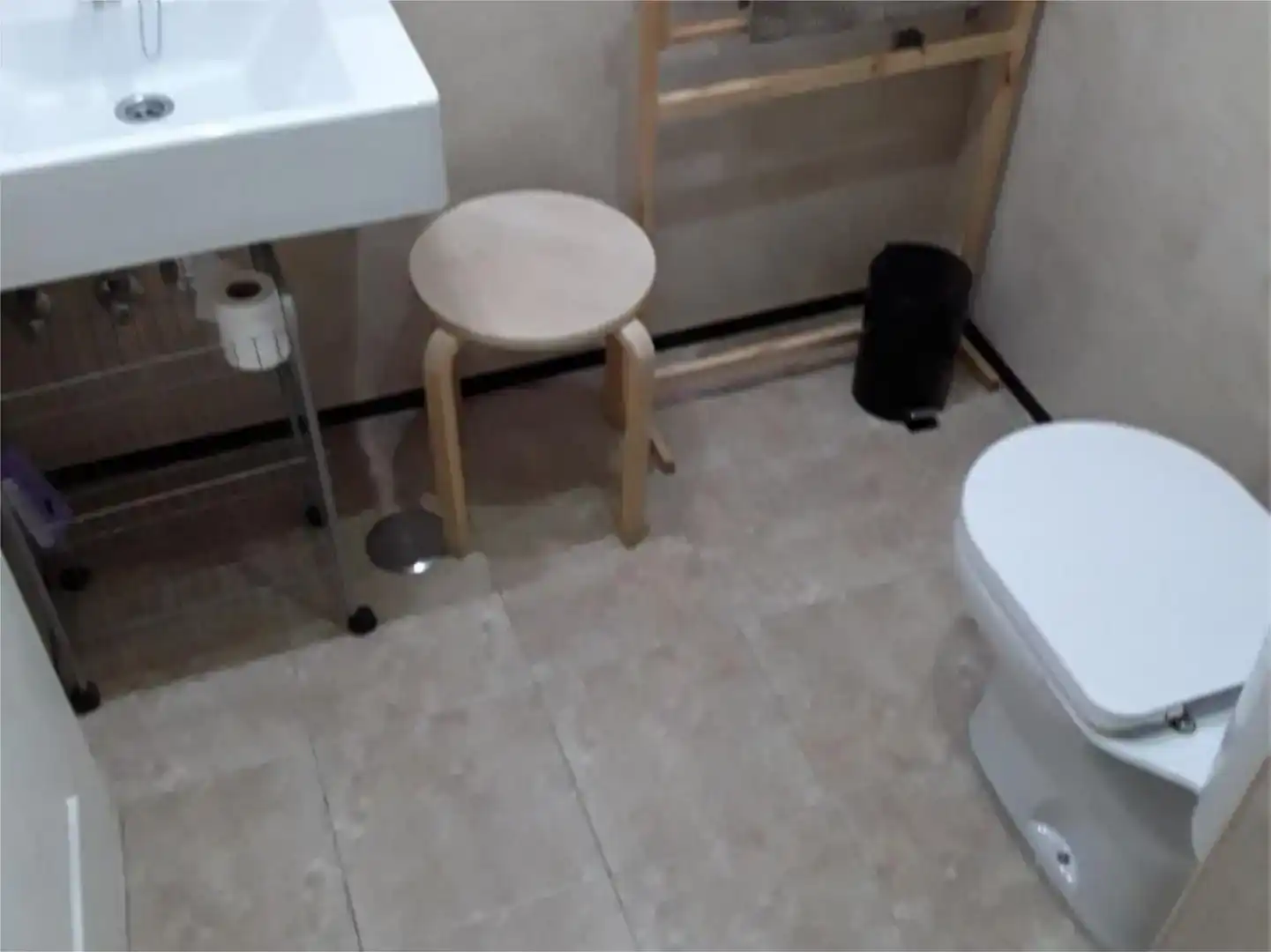 Baño de Piso para compartir en Los Remedios