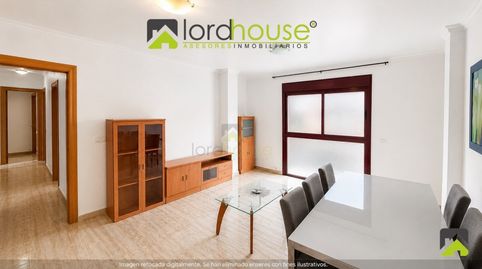 Ref. 1573. Piso de 4 dormitorios en Av. Europa