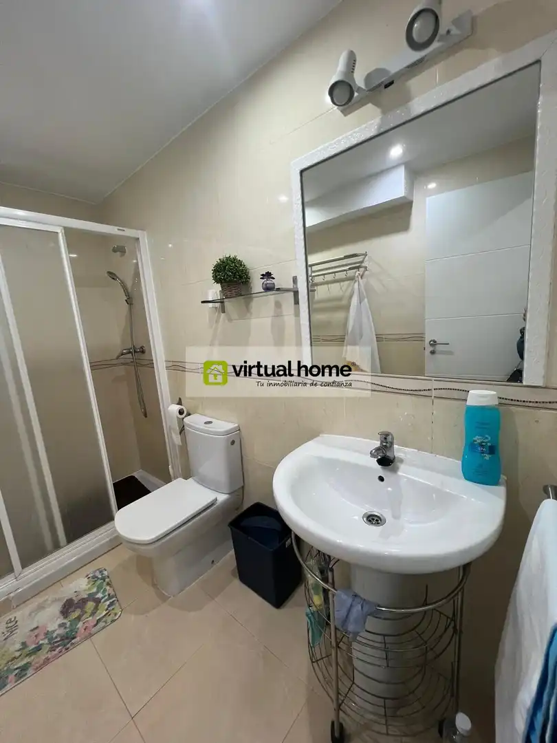 Baño de Planta baja en venta en Benidorm con Aire acondicionado, Trastero y Amueblado