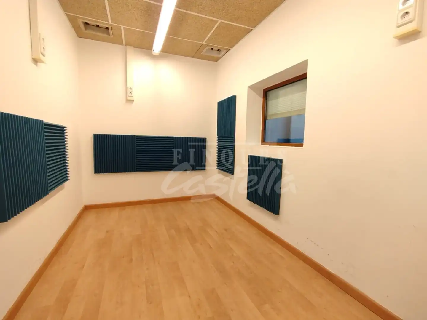 Commercial properties for sale in Mataró  with Air Conditioner and Heating