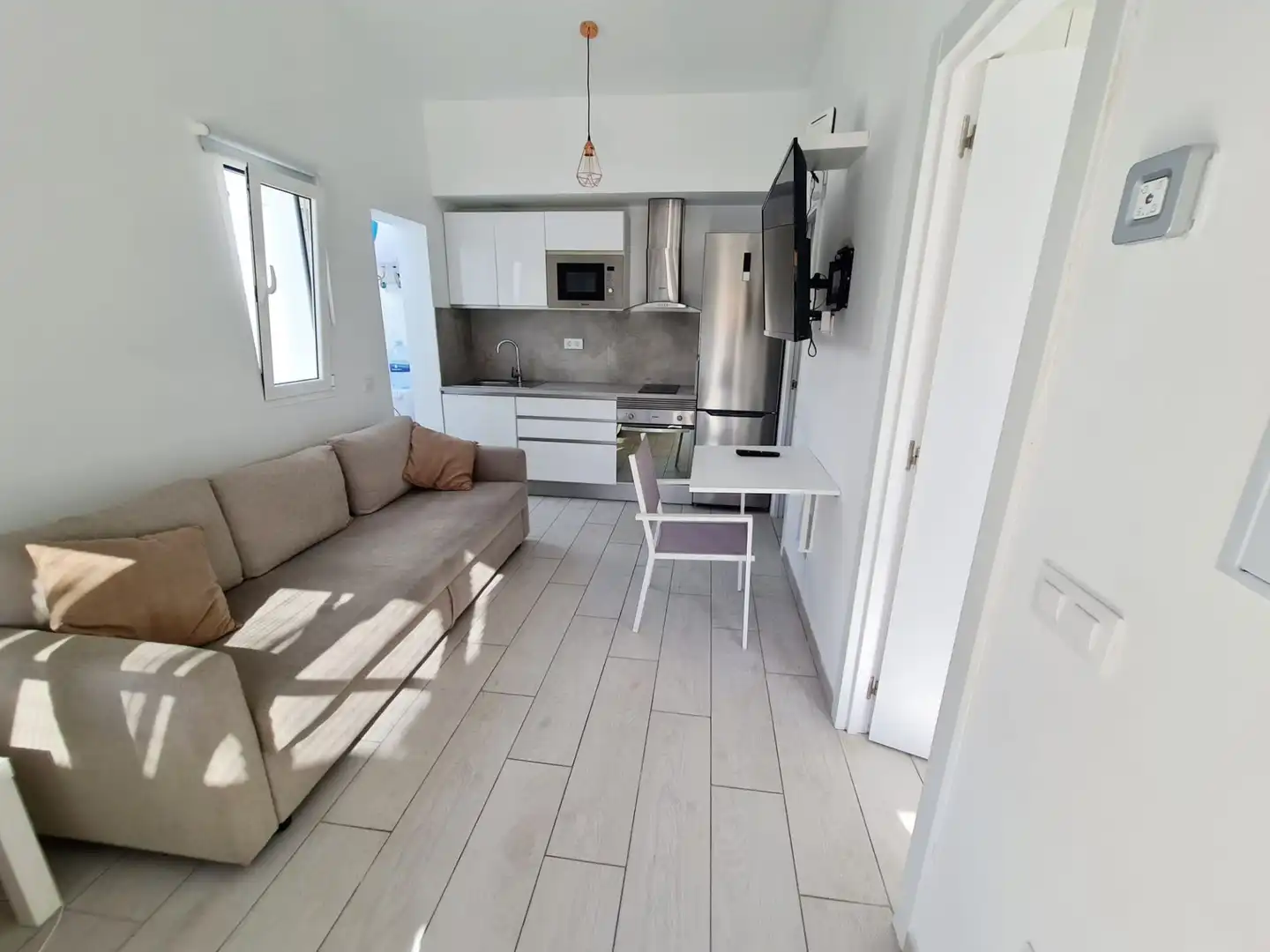 Sala d'estar de Casa o xalet de lloguer en San Bartolomé de Tirajana amb Aire condicionat, Jardí privat i Terrassa