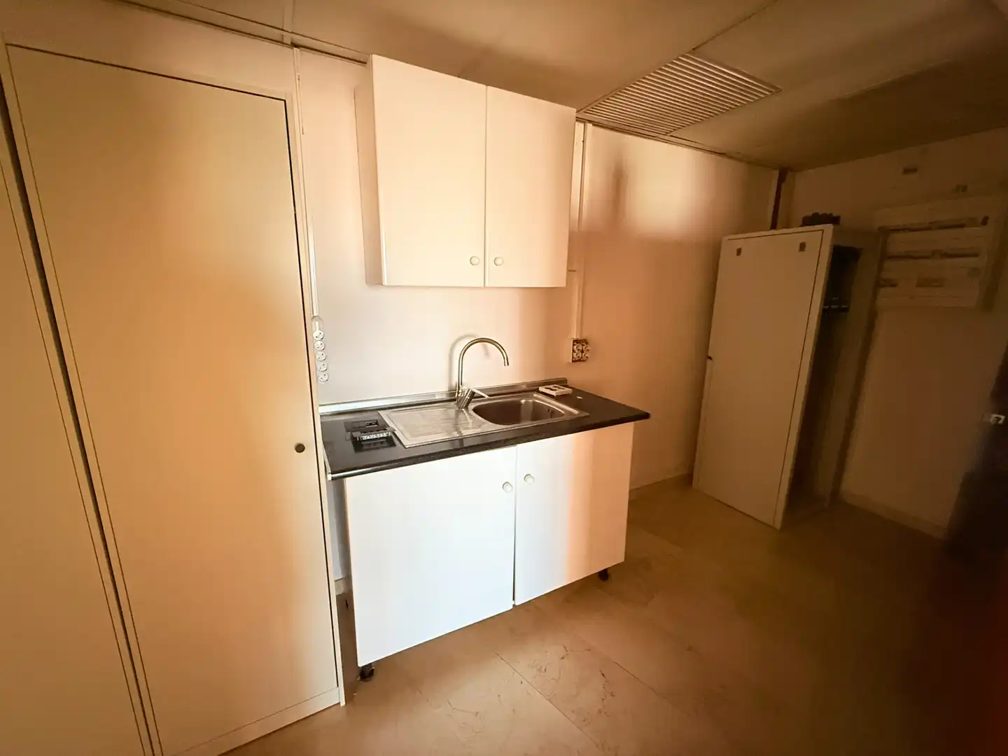 Kitchen of Office for rent in  Palma de Mallorca  with Air Conditioner, Heating and Internet