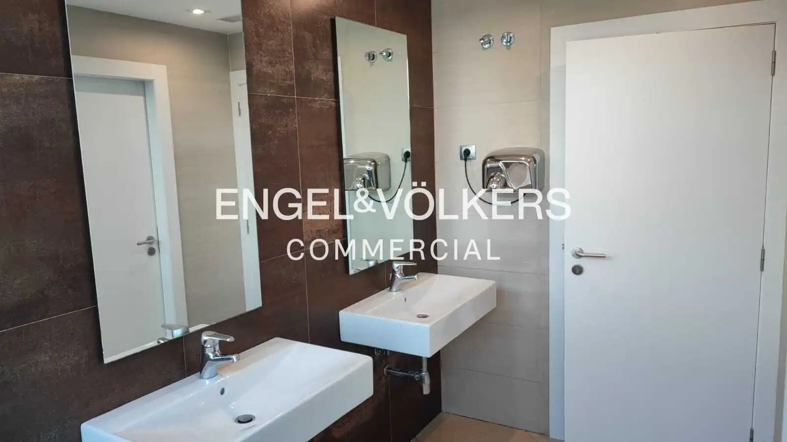 Baño de Oficina de alquiler en Badalona con Aire acondicionado y Terraza
