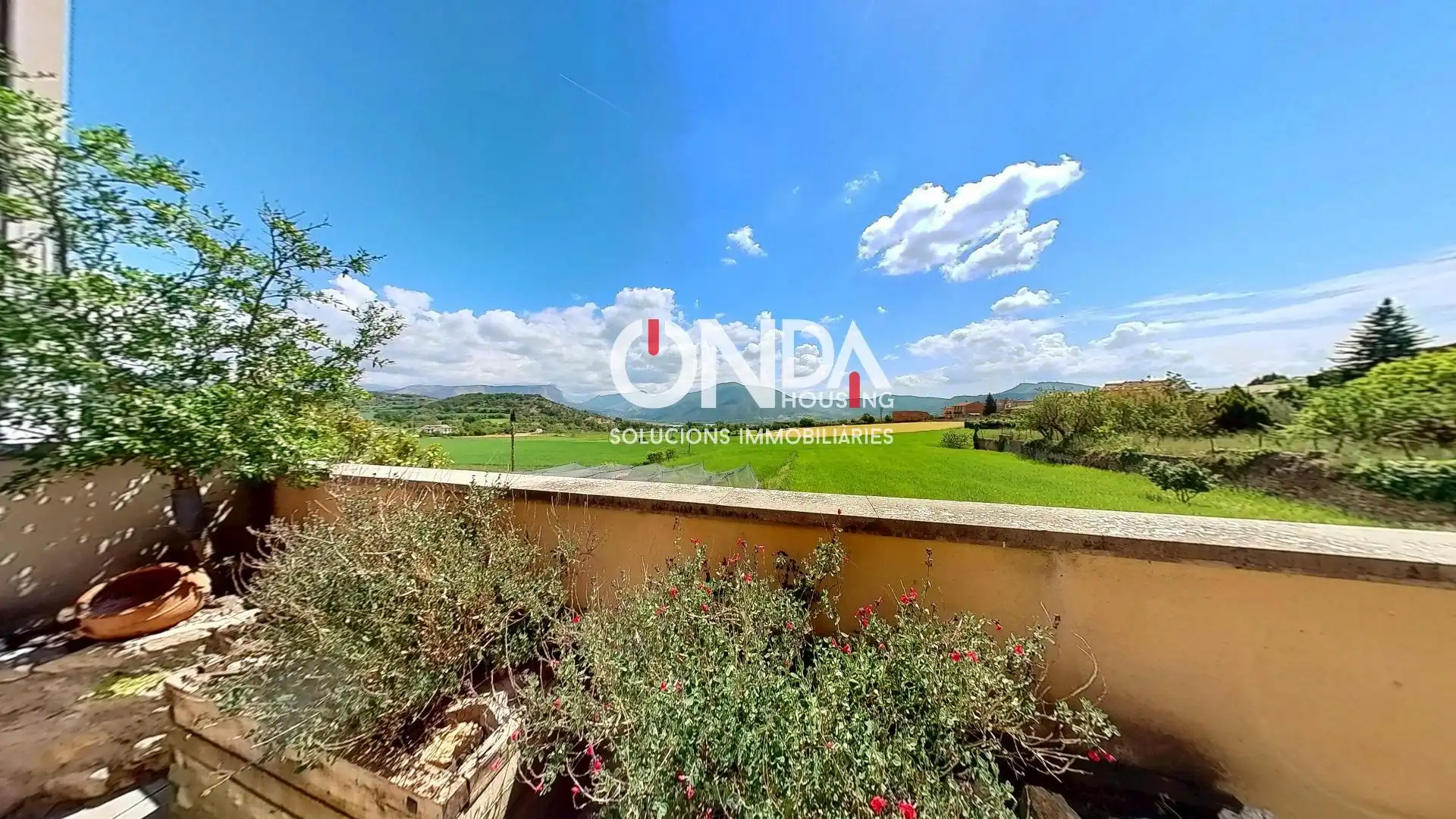 Jardí de Dúplex en venda en Salàs de Pallars amb Calefacció, Parquet i Terrassa