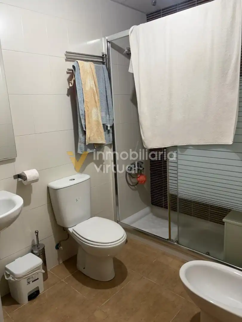 Baño de Piso en venta en Cabra con Amueblado