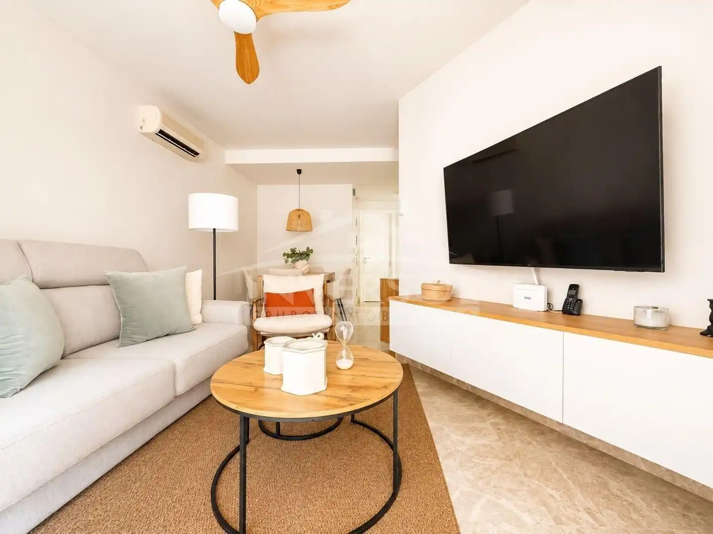 Wohnzimmer von Wohnung zum Verkauf in El Ejido mit Klimaanlage, Heizung und Terrasse