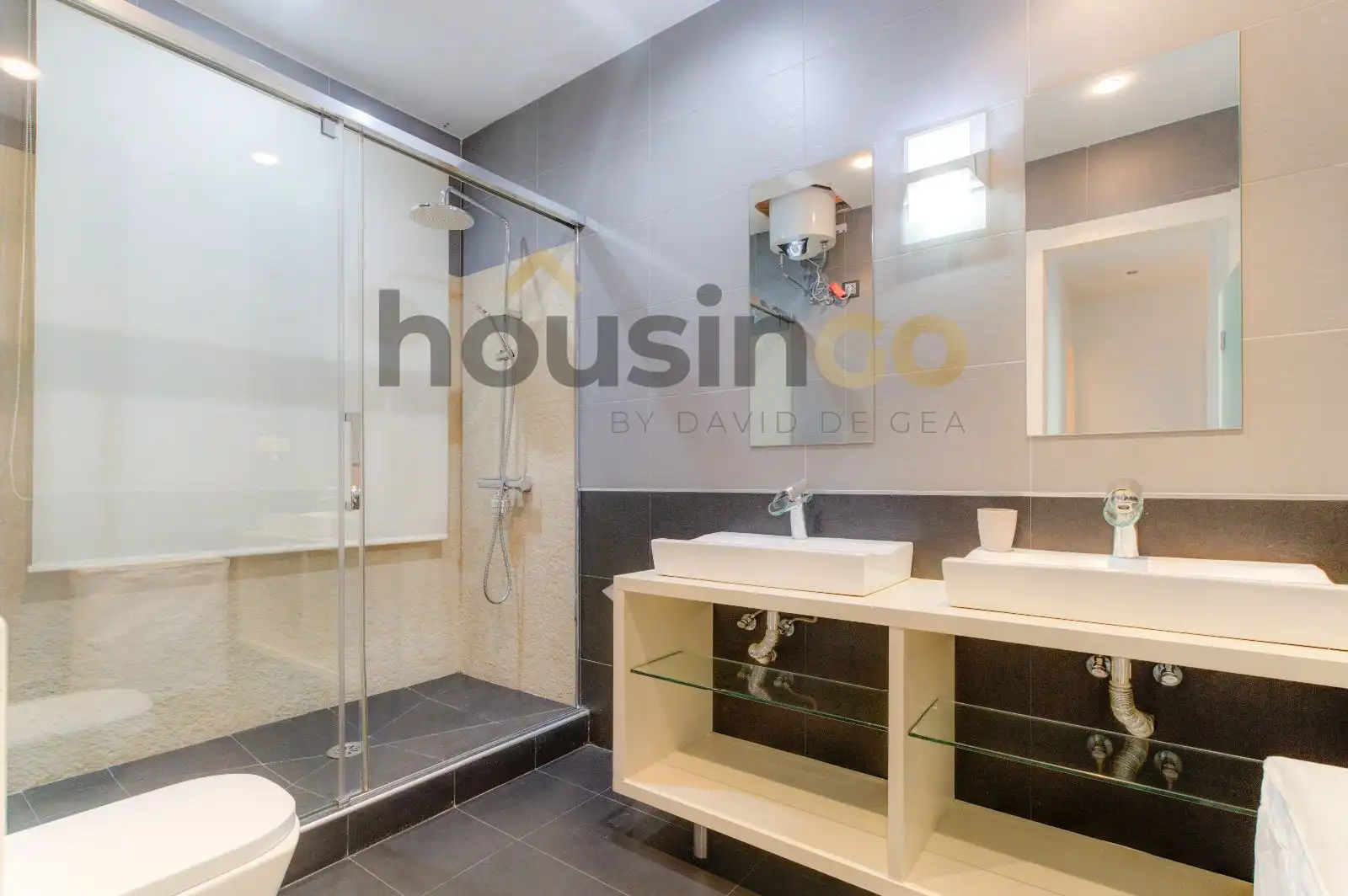 Bathroom of Flat for rent in Madrid  with Air Conditioner, Heating and Furnished