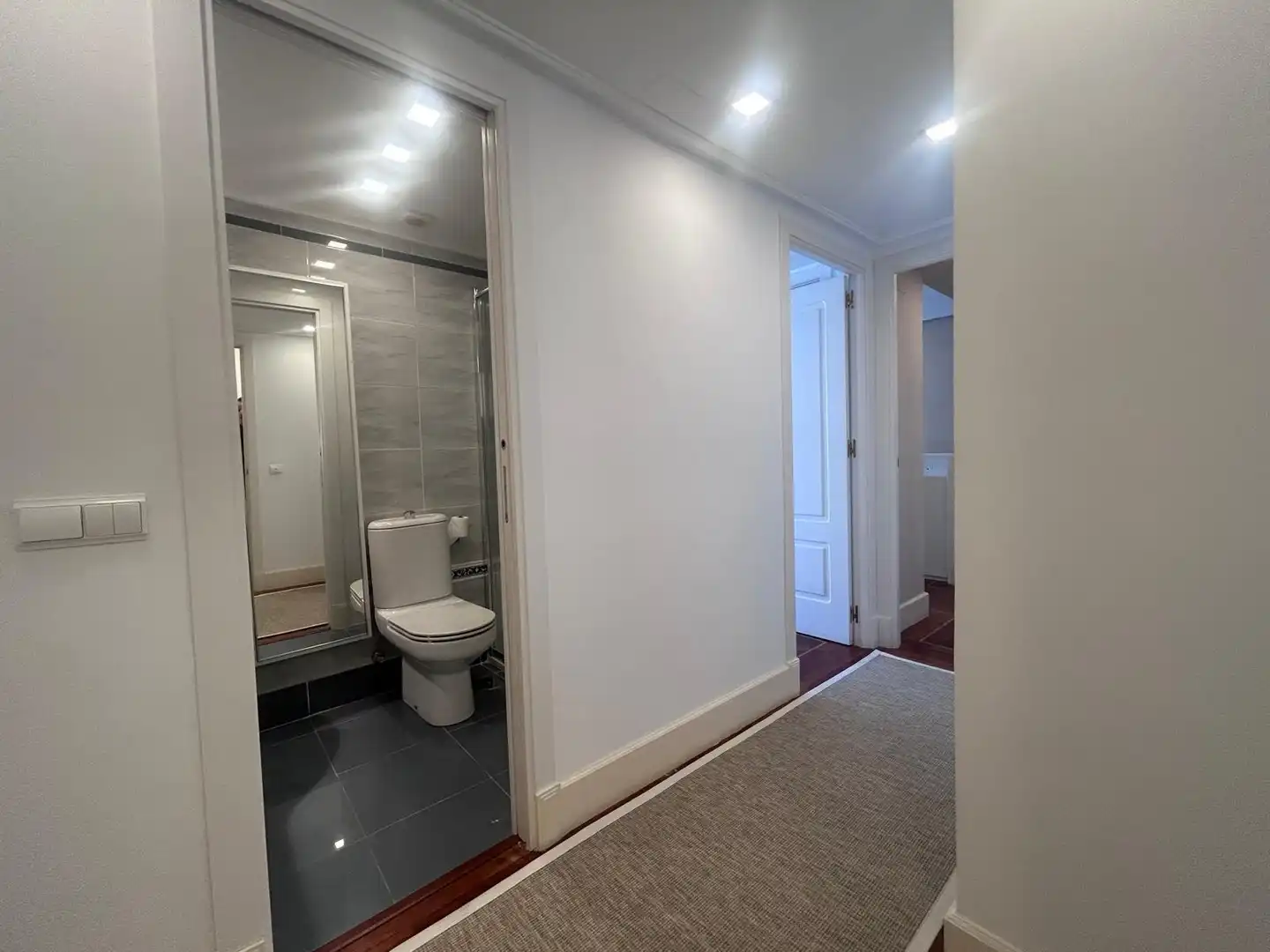 Baño de Piso de alquiler en Madrid con Aire acondicionado, Calefacción y Parquet