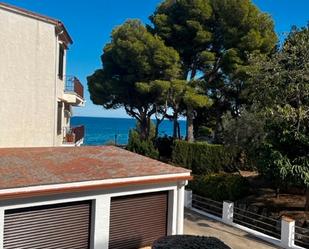 Vista exterior de Planta baixa de lloguer en Llançà amb Calefacció, Terrassa i Moblat