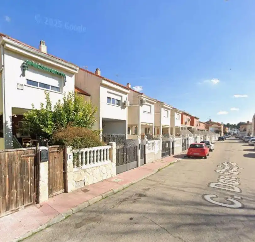 Casa en venta en Calle Don Quijote 34, imagen 2