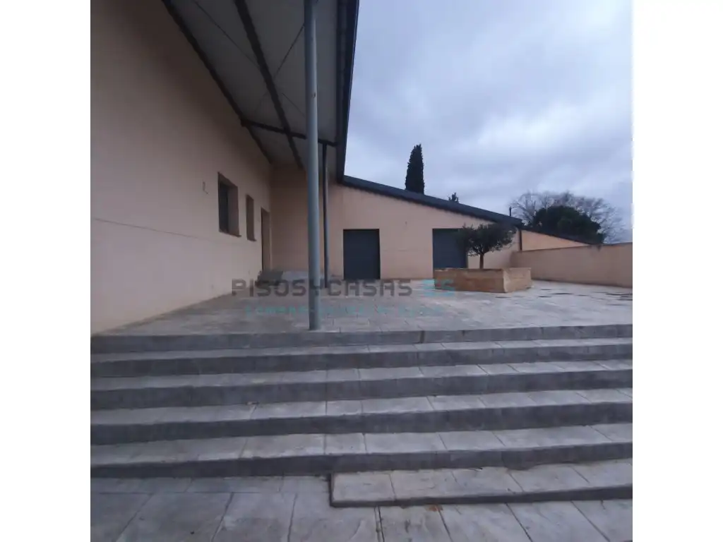 Vista exterior de Casa o xalet en venda en La Muela amb Jardí privat i Terrassa