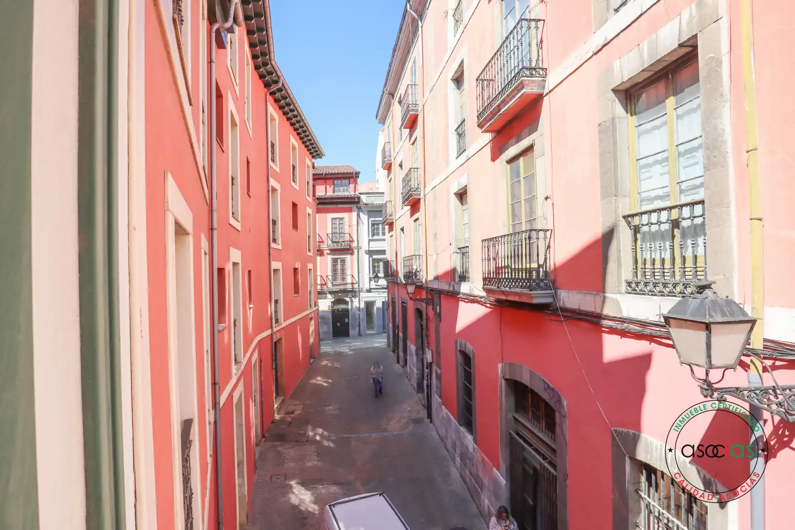 Vista exterior de Edificio en venta en Oviedo 