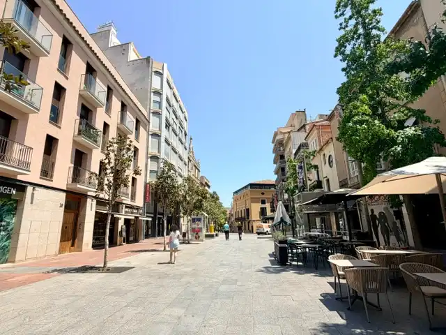 Local comercial en traspàs a Raval de Montserrat