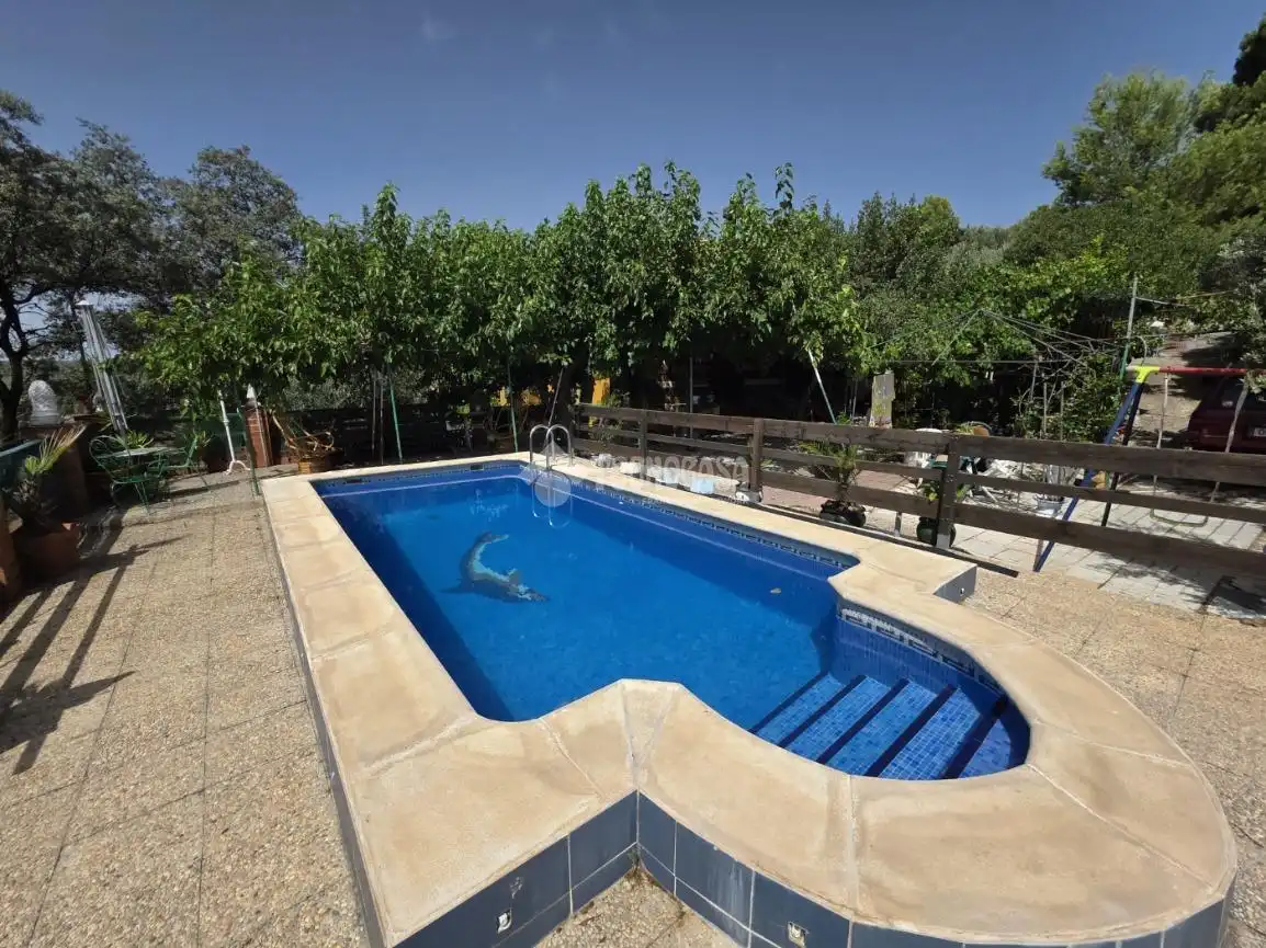 Schwimmbecken von Country house zum Verkauf in Guarromán mit Klimaanlage, Heizung und Schwimmbad