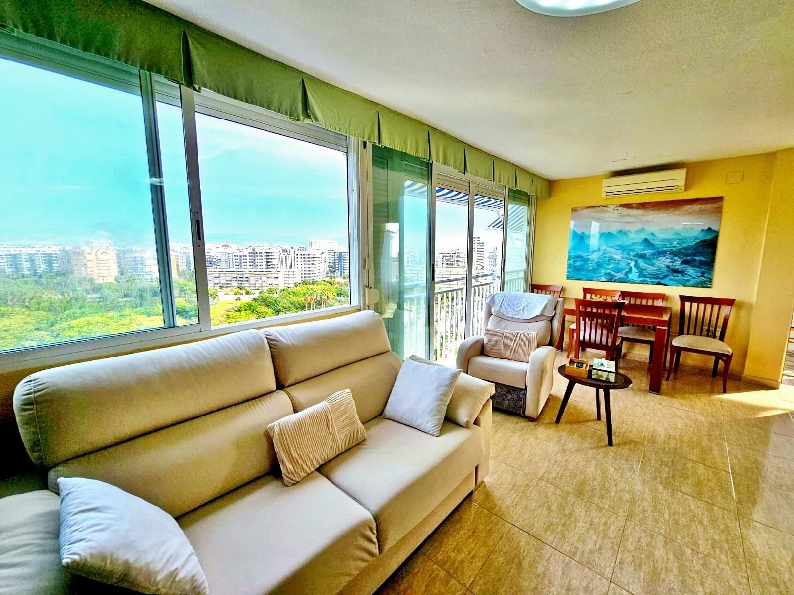 Sala de estar de Apartamento en venta en Alicante / Alacant con Jardín privado, Terraza y Piscina comunitaria