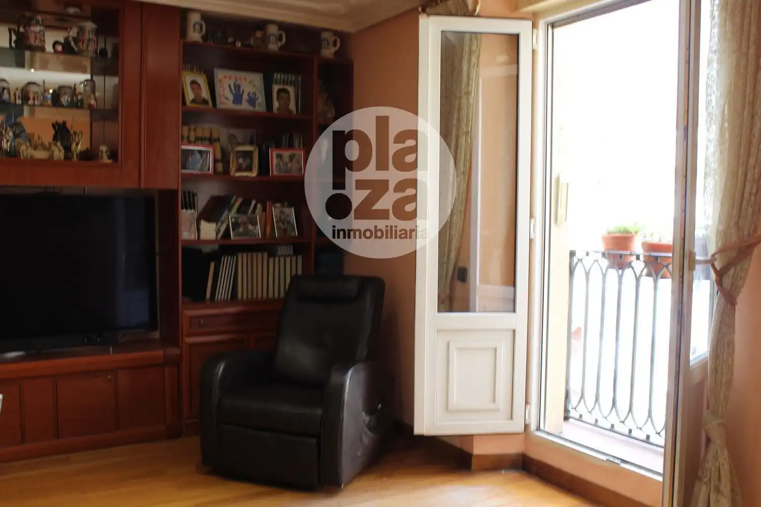 Living room of Flat for sale in Burgos  with Heating, Terrace and Storage room