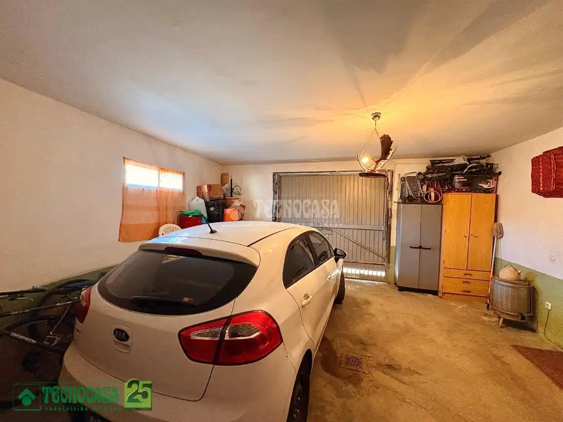 Casa adosada en venta en Lillo con Calefacción