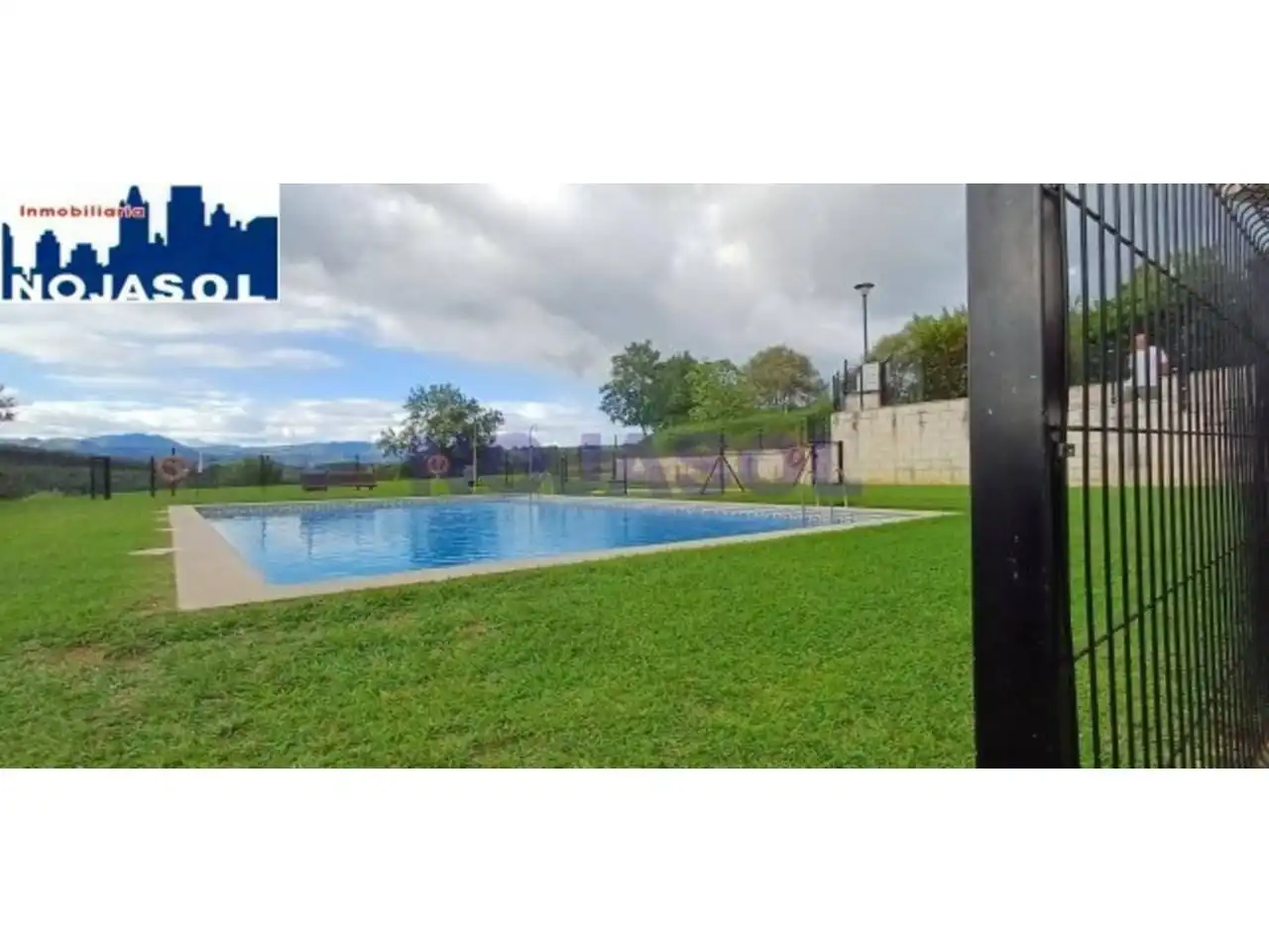 Piscina de Apartamento de alquiler en Meruelo con Parquet, Terraza y Amueblado