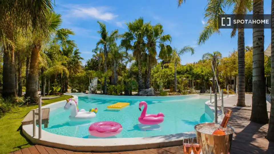 Swimming pool of Flat for rent in Bétera  with Air Conditioner, Heating and Furnished