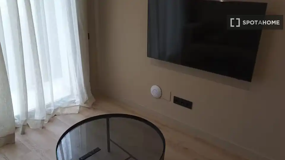 Piso con terraza en alquiler en Riu Sud, imagen 7