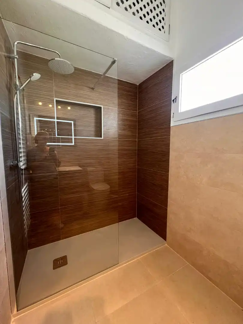 Badezimmer von Wohnung zur Miete in Estepona mit Klimaanlage, Terrasse und Möbliert