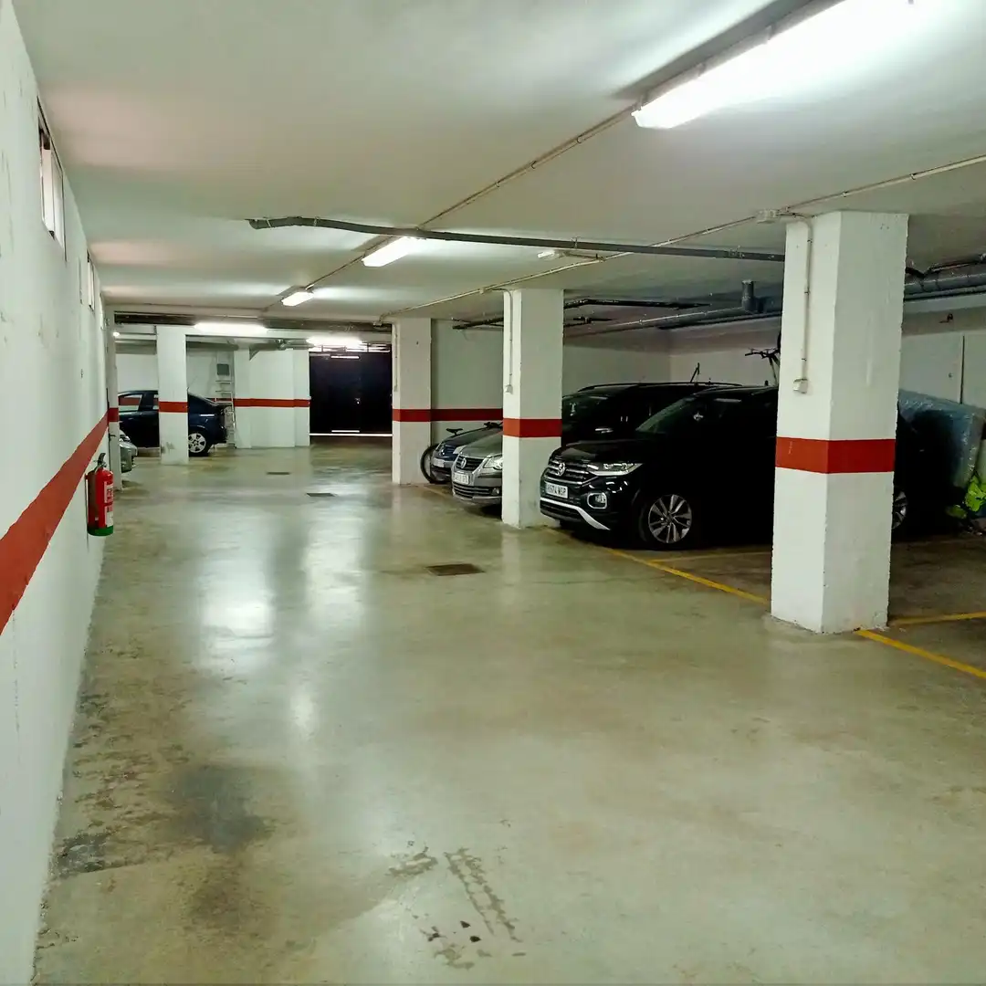 Garage zur Miete in Calle REAL, La Zubia Ciudad