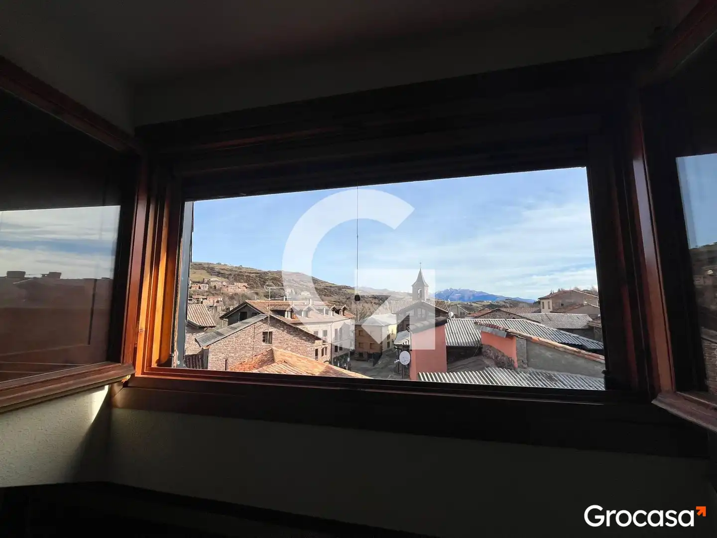 Vista exterior de Àtic en venda en Laspaúles amb Calefacció, Moblat i Forn